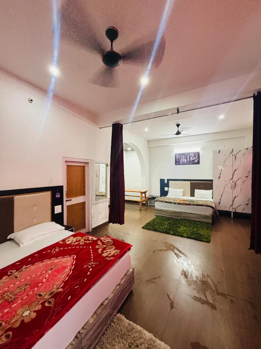 Himalayan Canvas - Housity