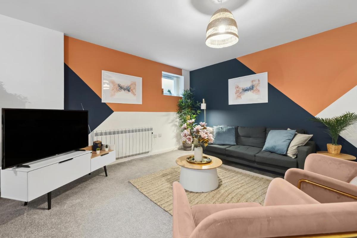 Corinium Lodge - town centre apartment - Housity