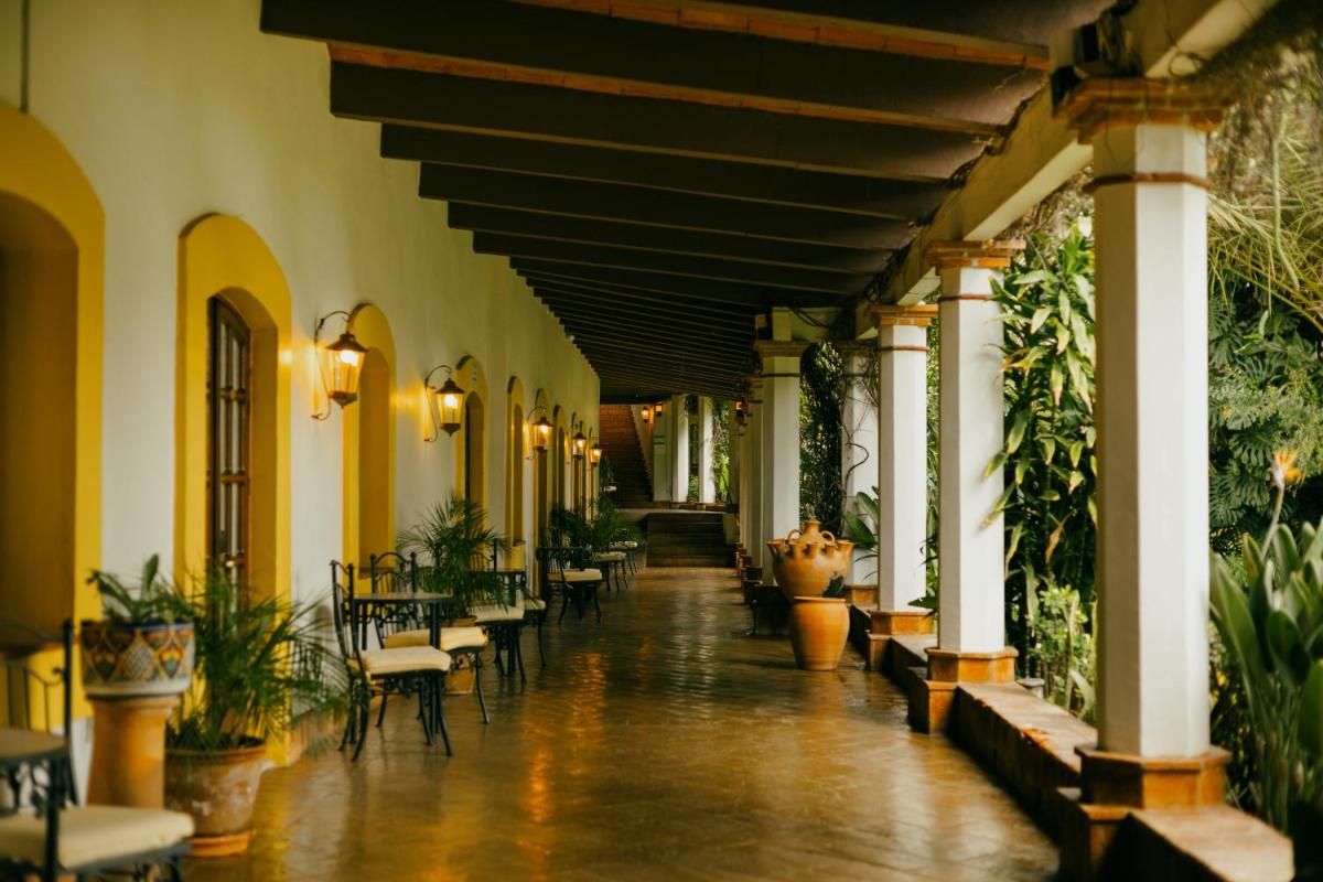 Hotel Hacienda Los Laureles - Housity