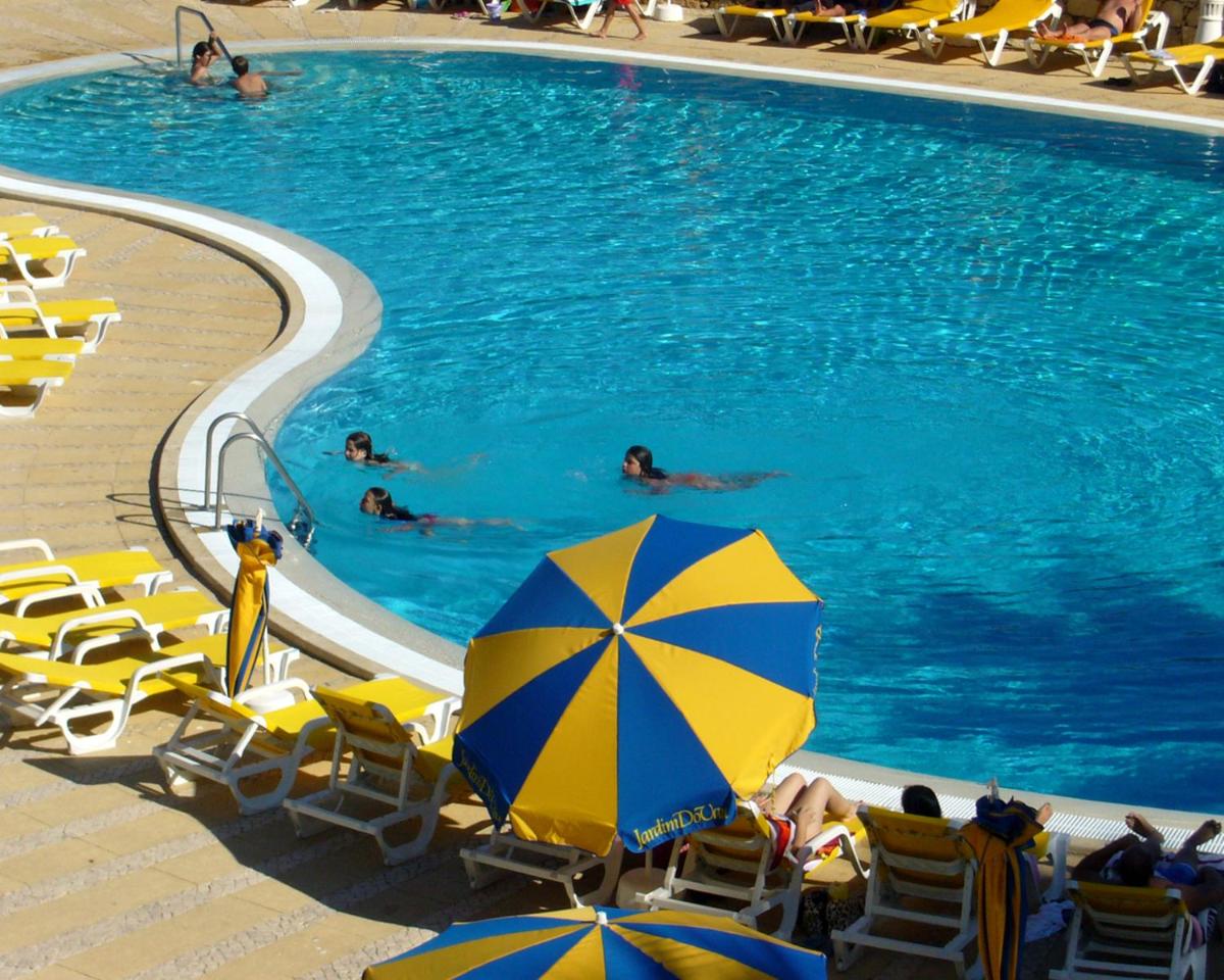 A piscina em ou perto de Jardim do Vau
