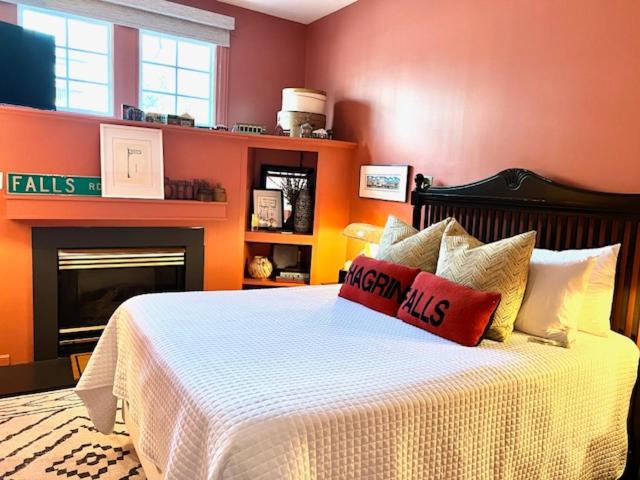 Inn of Chagrin - Housity