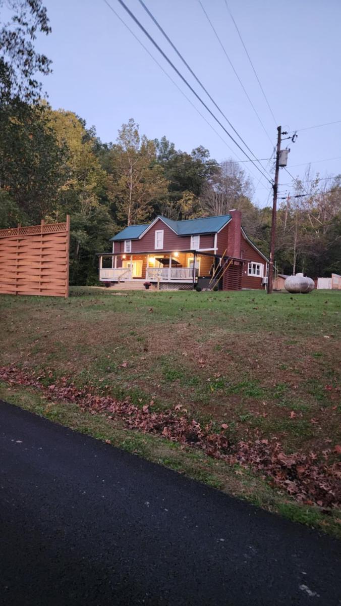 Red River Gorge Farmhouse 50 Acres - Housity