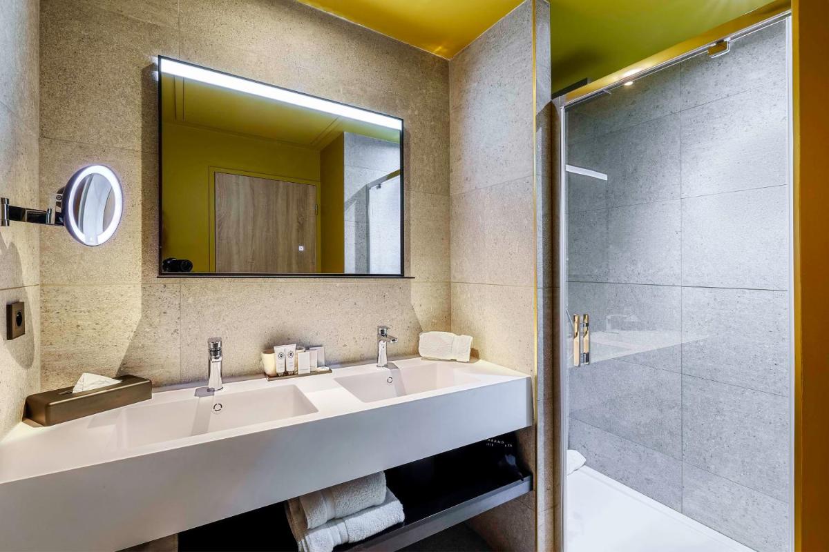 Salle de bains dans l'établissement Hotel Leprince, Best Western Premier Collection