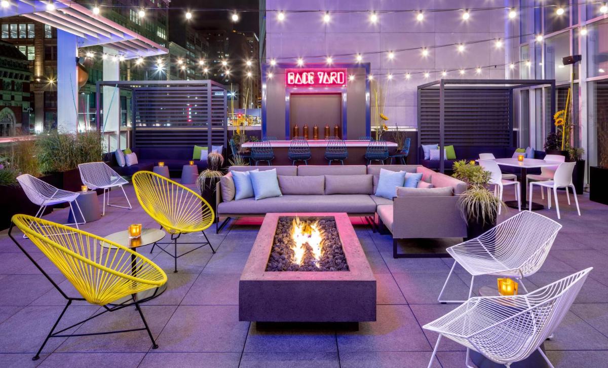Aloft Philadelphia Downtown - Housity