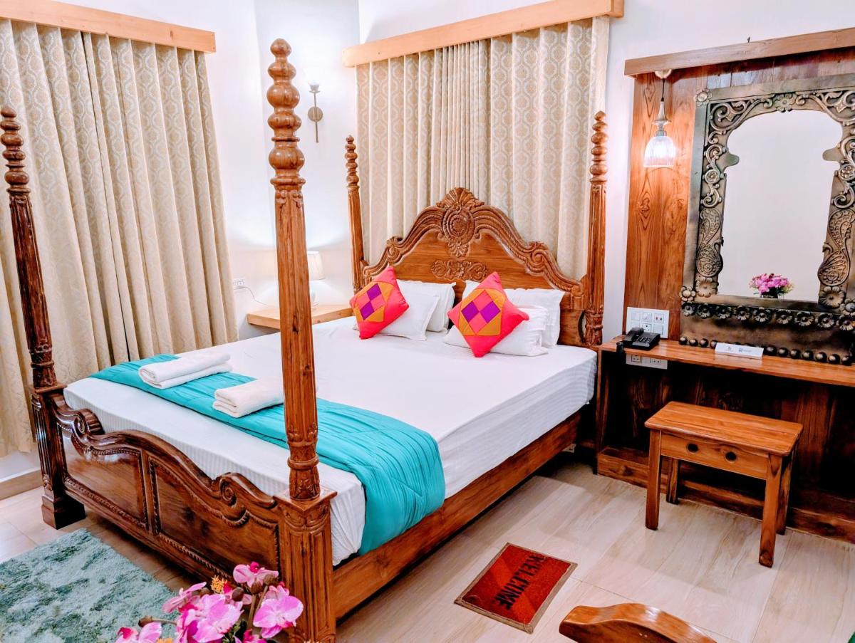 Dip Holidays - Housity