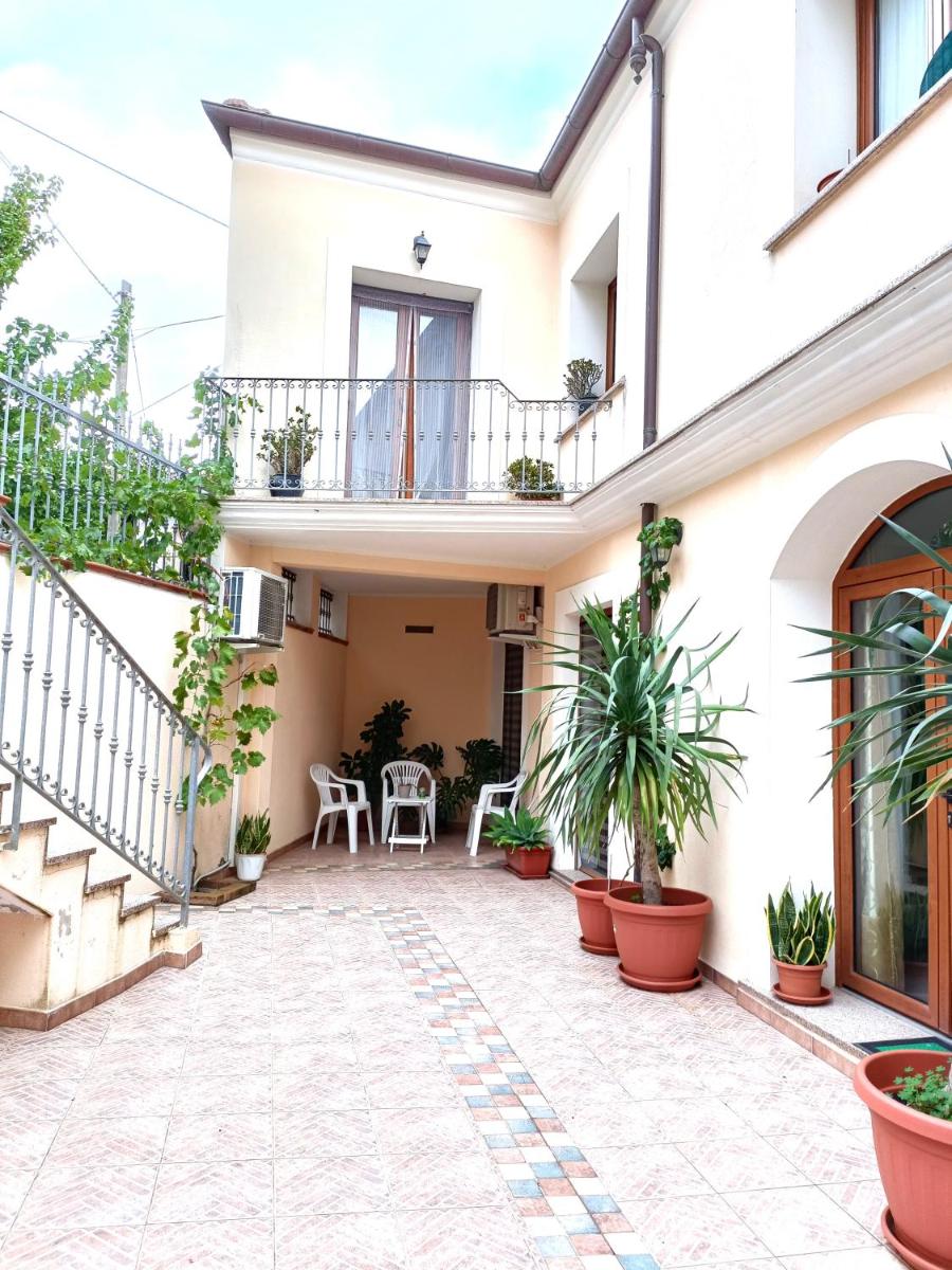 Giarranas House - Apartment with coutyard - Hizvo