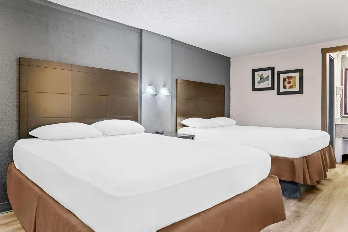 Rodeway Inn & Suites - Housity