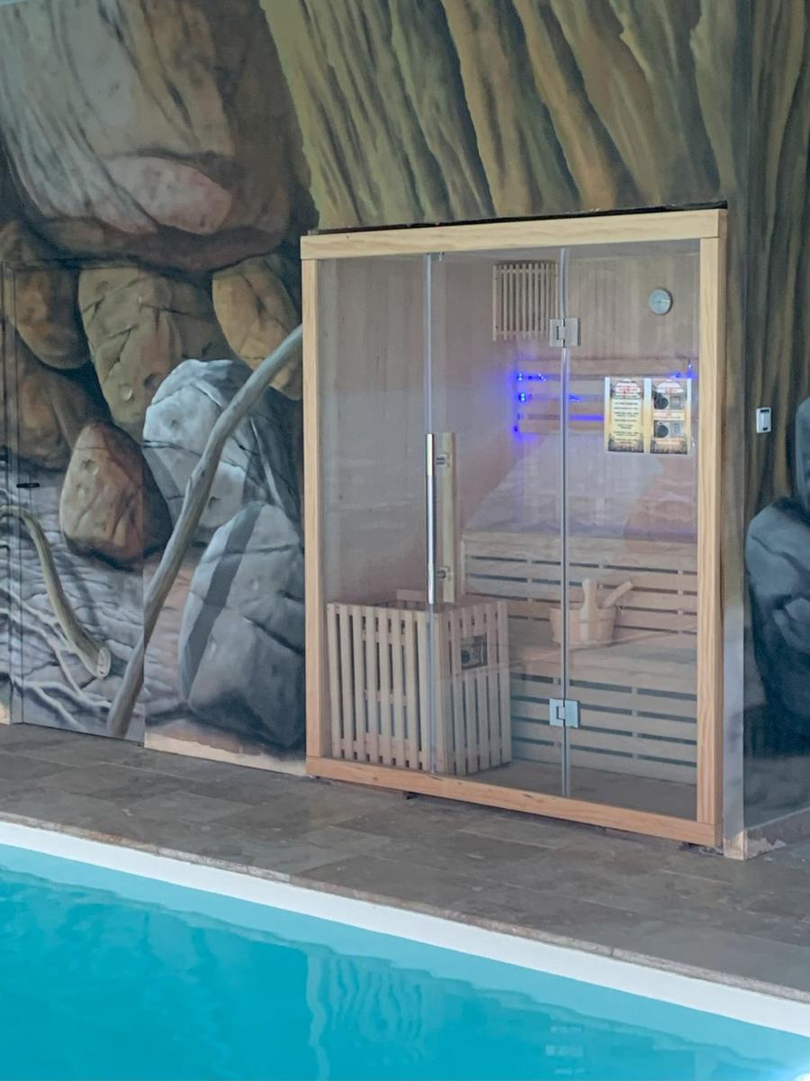 Domaine les petits bois seminaire 36 couchages avec piscine privée 31 degrés - Housity