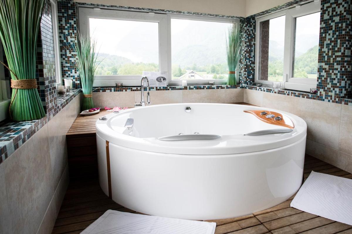 Hotel Mangart - Housity