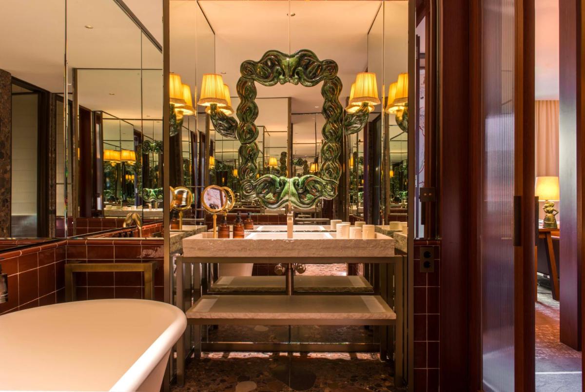 Un restaurante o sitio para comer en Brach Madrid - Evok Collection