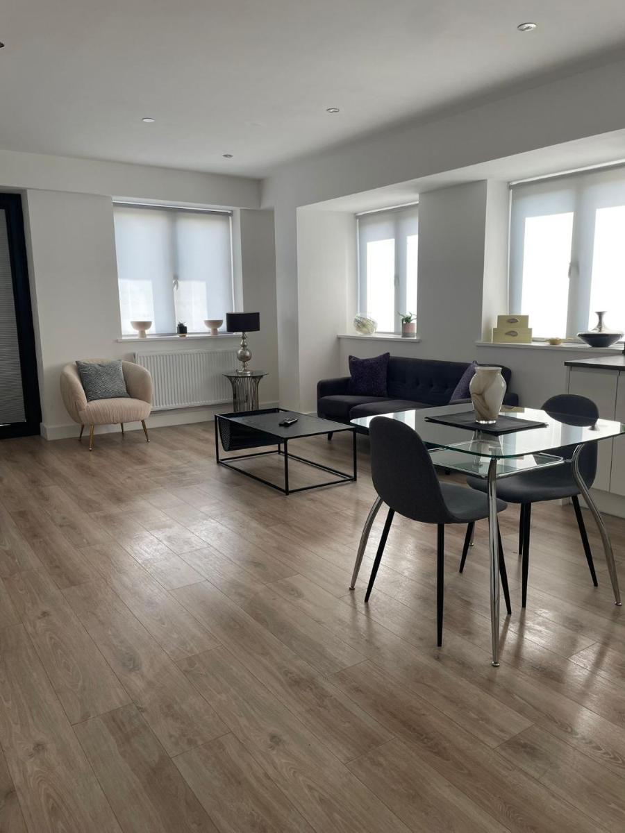 Brand new luxury apartment with free parking and gym - Housity