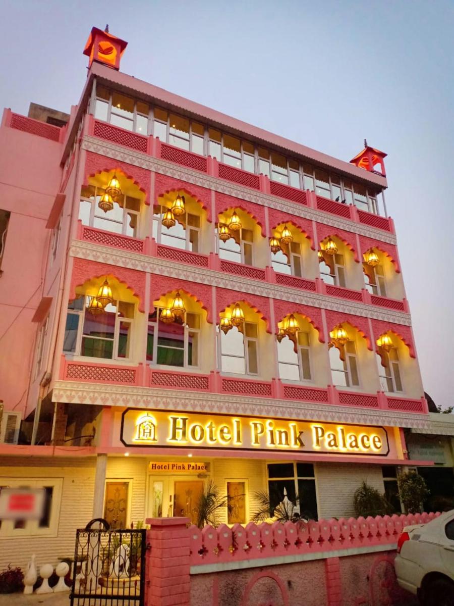 Hotel Pink Palace - Housity