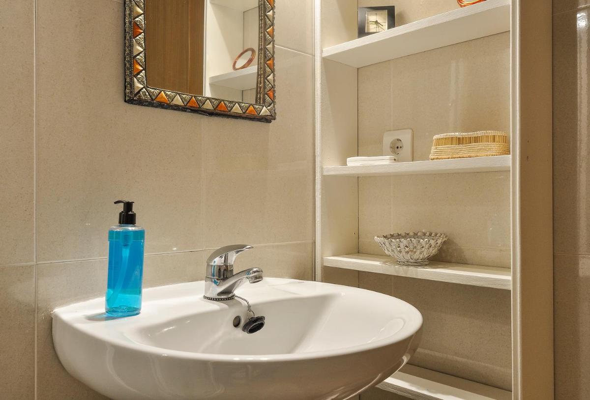 Acogedora casa con verde jardín by CABANA Rentals - Housity