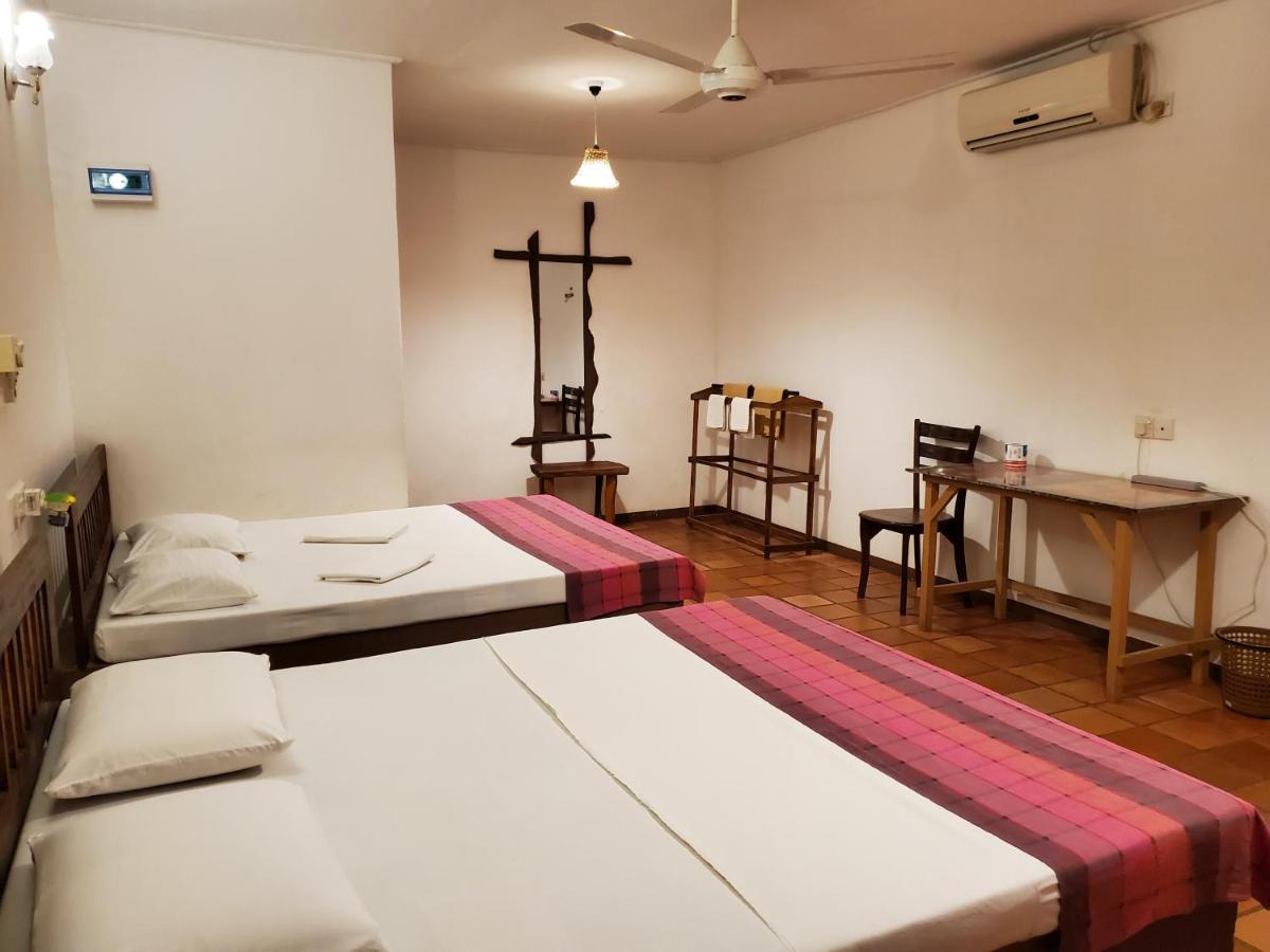 Clay Hut Village - Housity