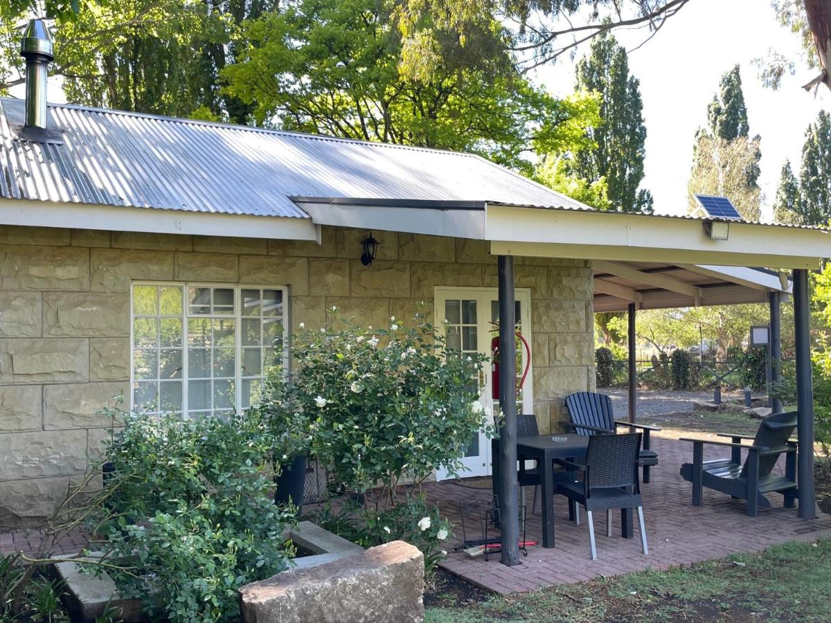 Periwinkle Grove Cottage - Housity