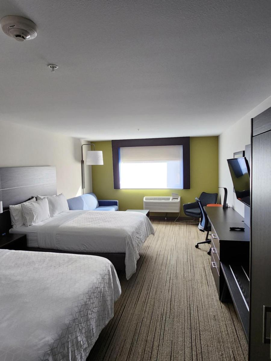 Holiday Inn Express & Suites - Camas, an IHG Hotel - Housity