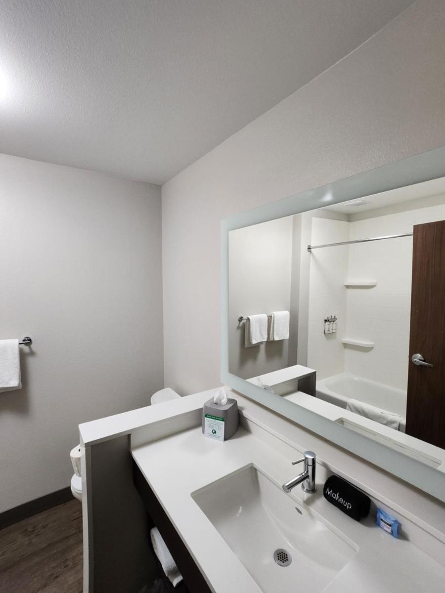 Holiday Inn Express & Suites - Camas, an IHG Hotel - Housity