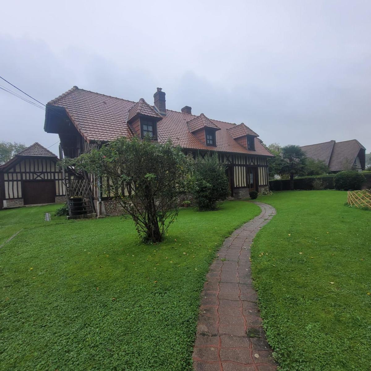Maison entière la longe'yeres - Housity