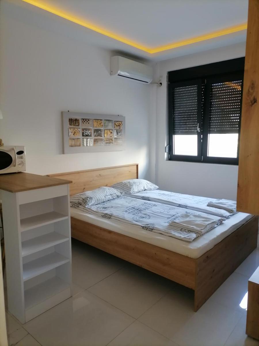 Stojanović Apartments - Housity
