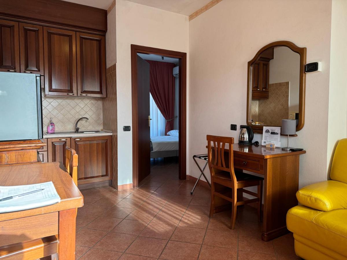EURO HOUSE INN airport - Housity