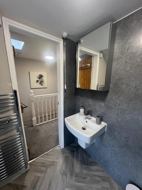 The Teviot in the centre of Melrose - Housity