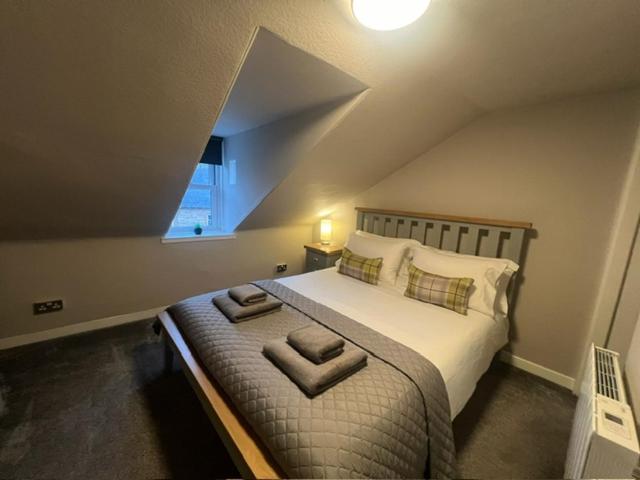 The Teviot in the centre of Melrose - Housity