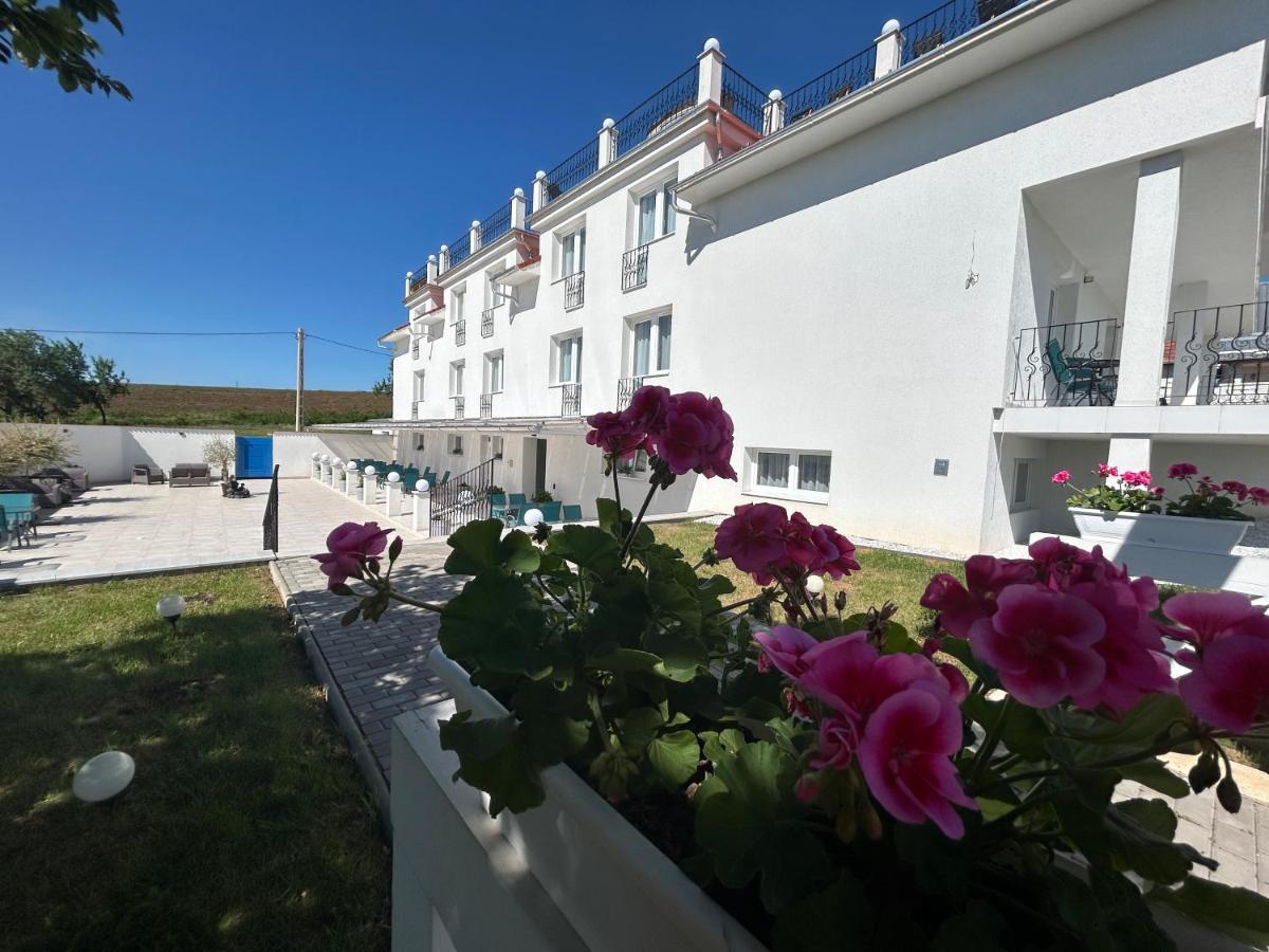 Danelis Hotel - Housity