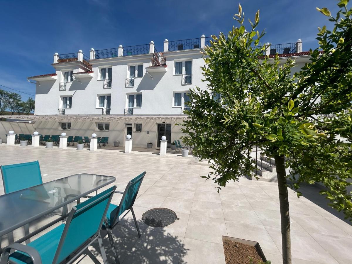 Danelis Hotel - Housity