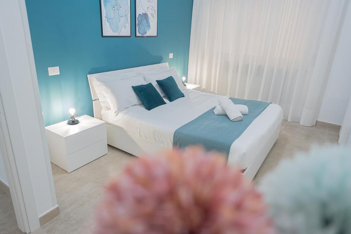 Storia & Mare - Free Parking - Castello Carlo V - Housity