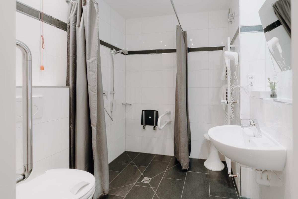 Hotel am Wald - Housity