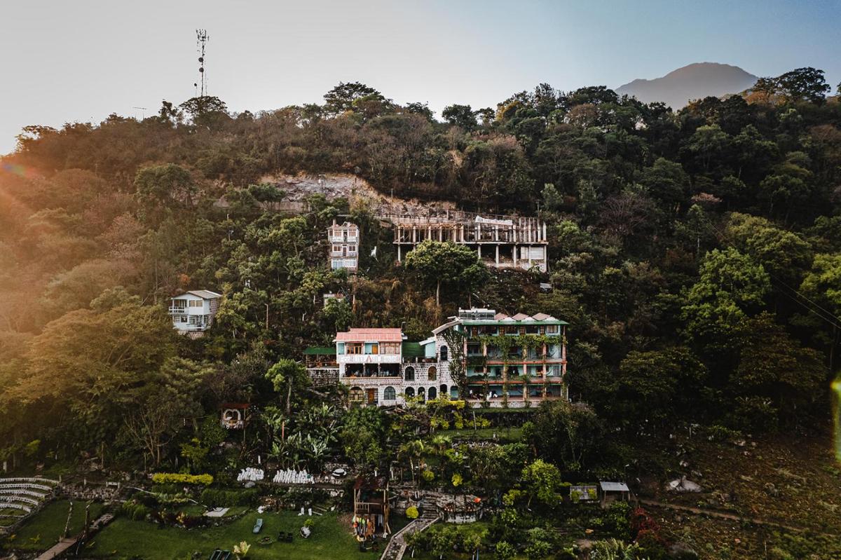 Eco Hotel Uxlabil Atitlan - Housity