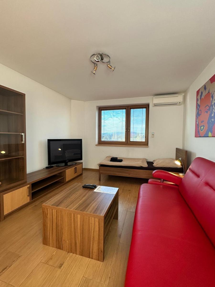 Hotel Muza - Housity