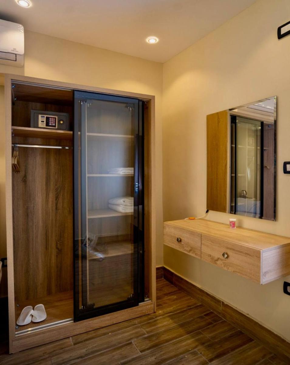 majestic INN pyramids view - Housity