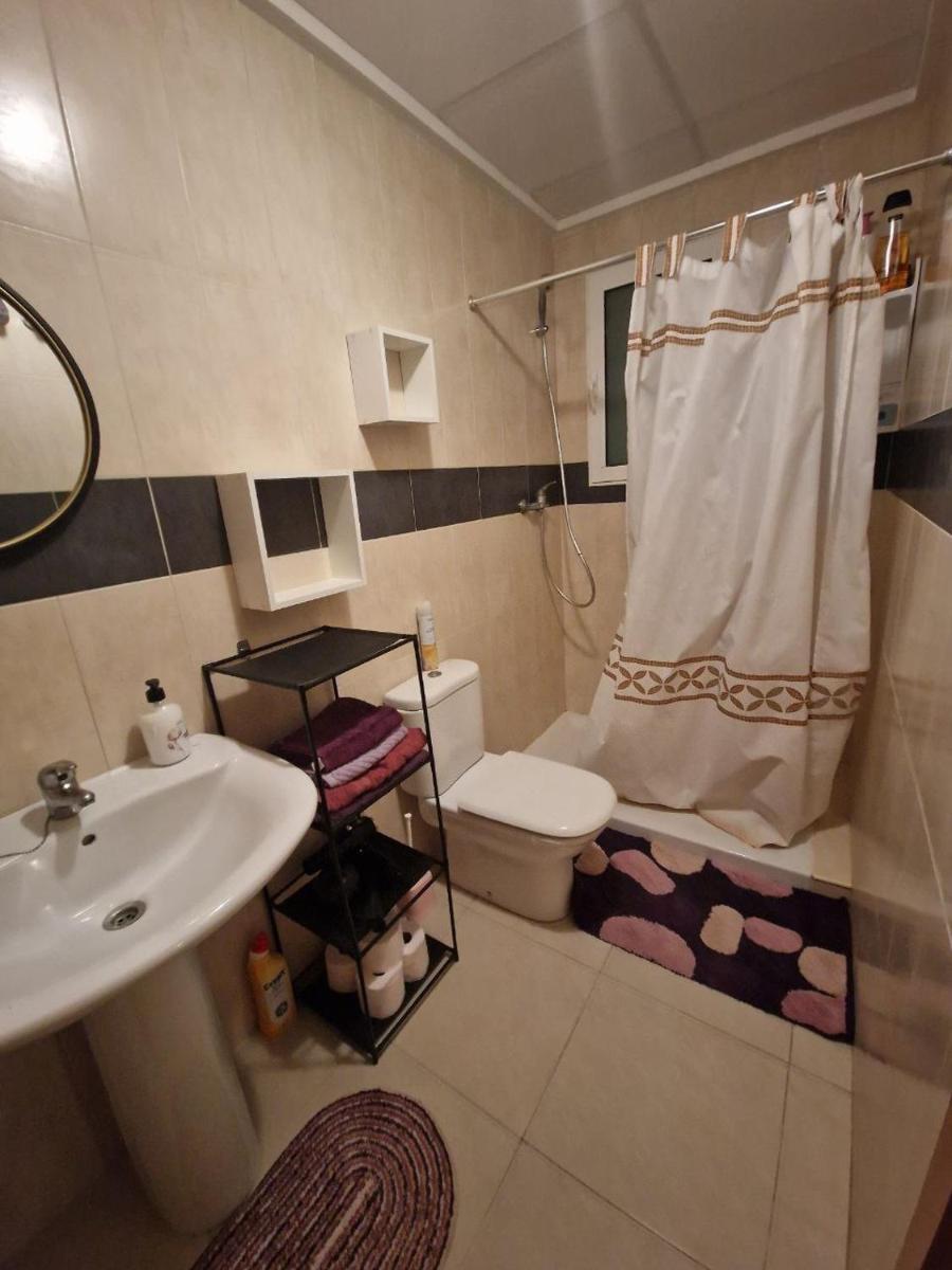 Lovely Beach flat, ground floor, with fast WiFi, AC and Heating - Housity
