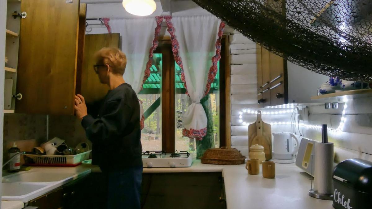 Przytulny domek w lesie blisko rzeki - Housity