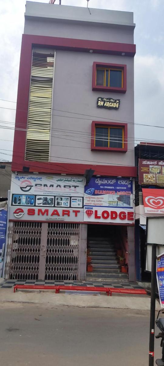 Diamond Lodge - Housity
