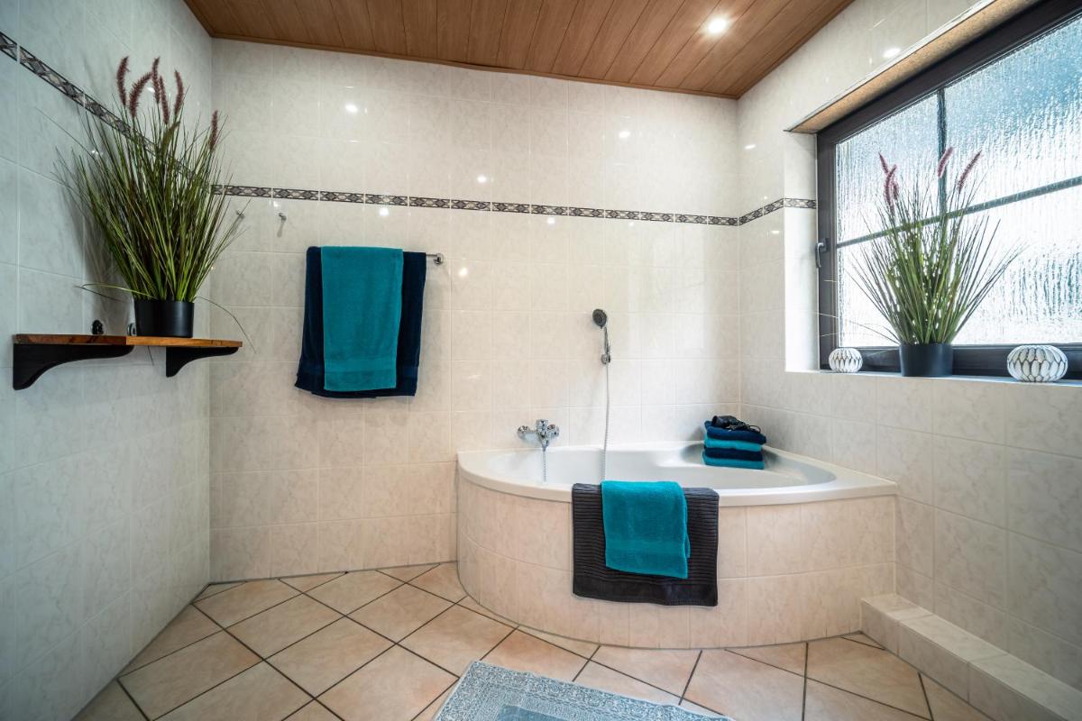 Balkon Zimmer - Apartment - Housity