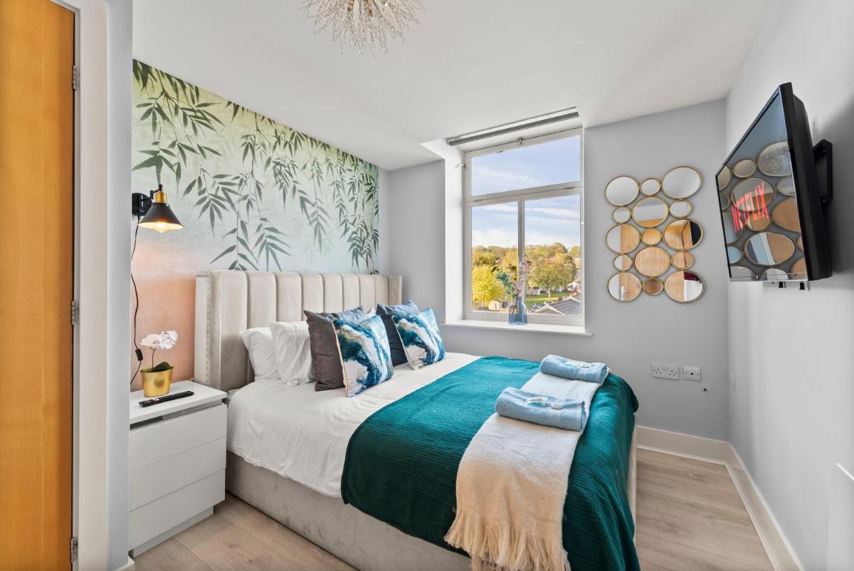 30 percent off! Stylish Apartment in Dewsbury -Close to Leeds - Housity