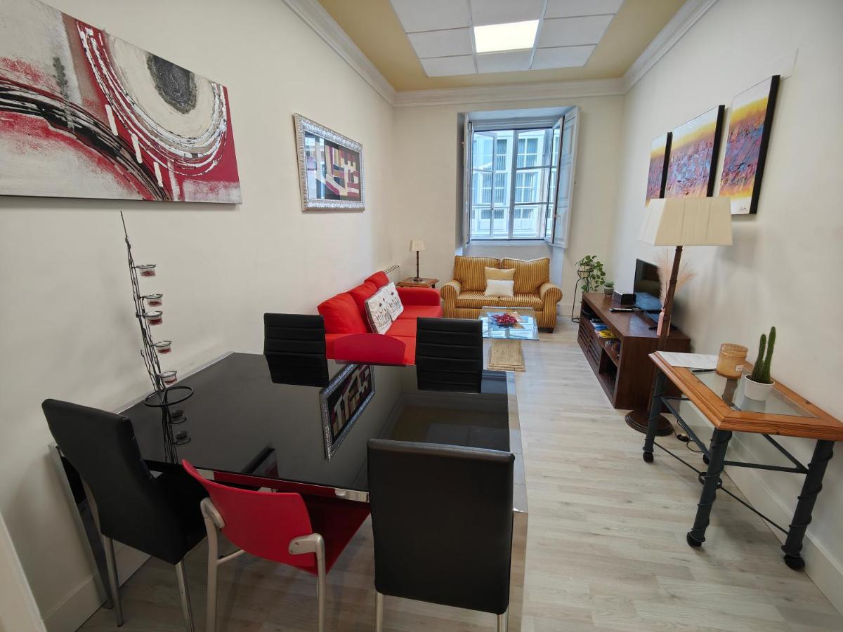 Rua Nova Apartment 28, 3 Dormitorios, WIFI, PS4 y Netflix, a 200m Catedral - Housity