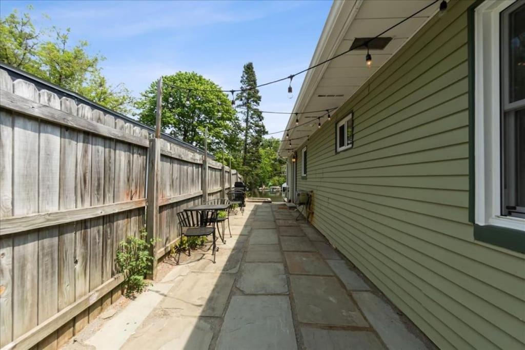 All Sports Lake House on Lake Orion! - Housity