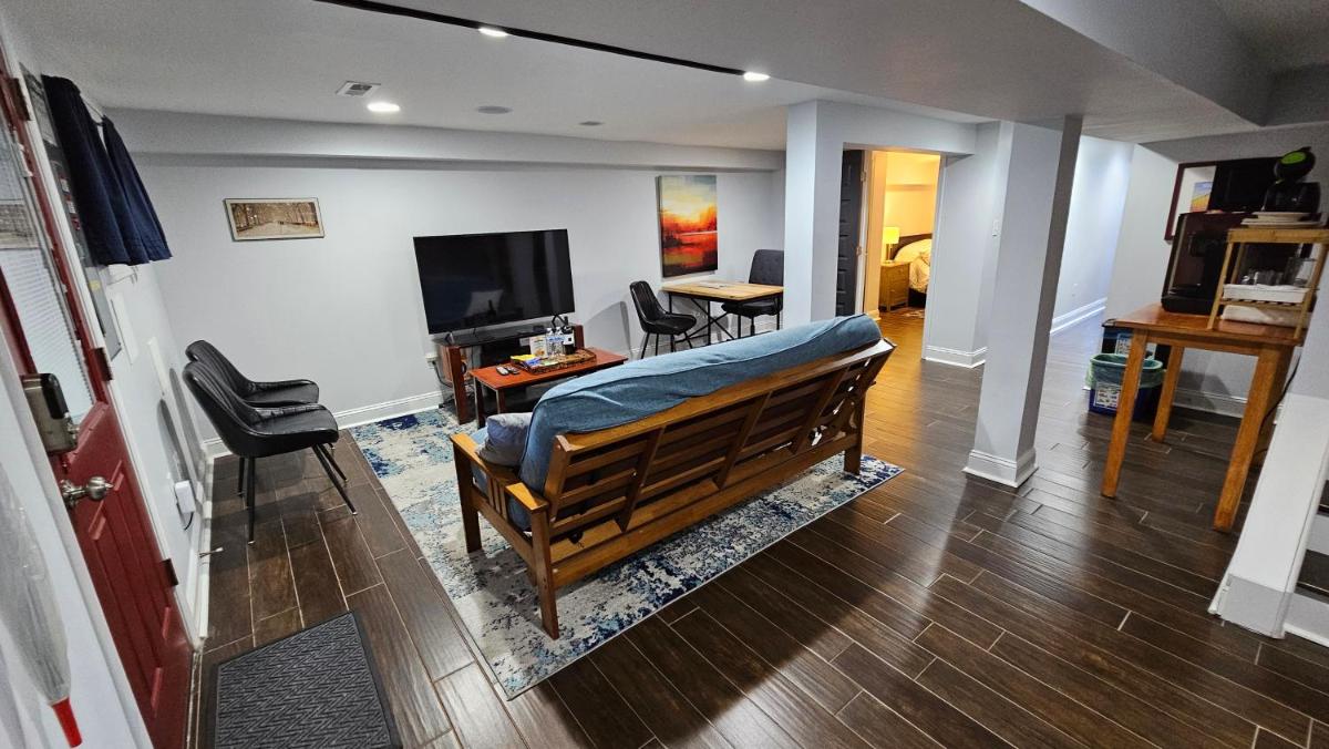 English Basement Suite in Petworth, Washington, DC -- FREE off-street parking, walk to Metro and restaurants - Housity