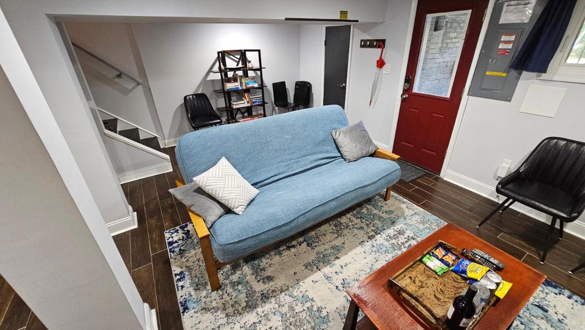 English Basement Suite in Petworth, Washington, DC -- FREE off-street parking, walk to Metro and restaurants - Housity