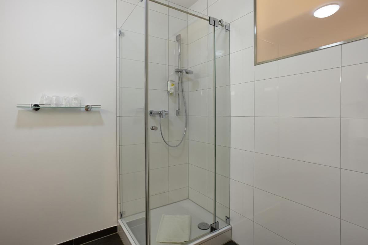 Hotel Sauerlacher Post - Housity
