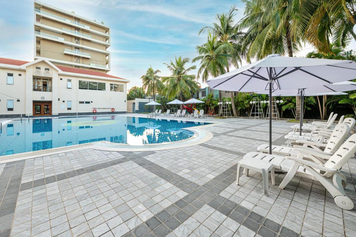 Sunflower Hotel & International Village - Housity
