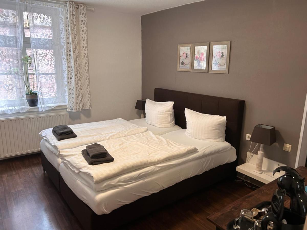 Alte Schlosskurve Hotel - Housity