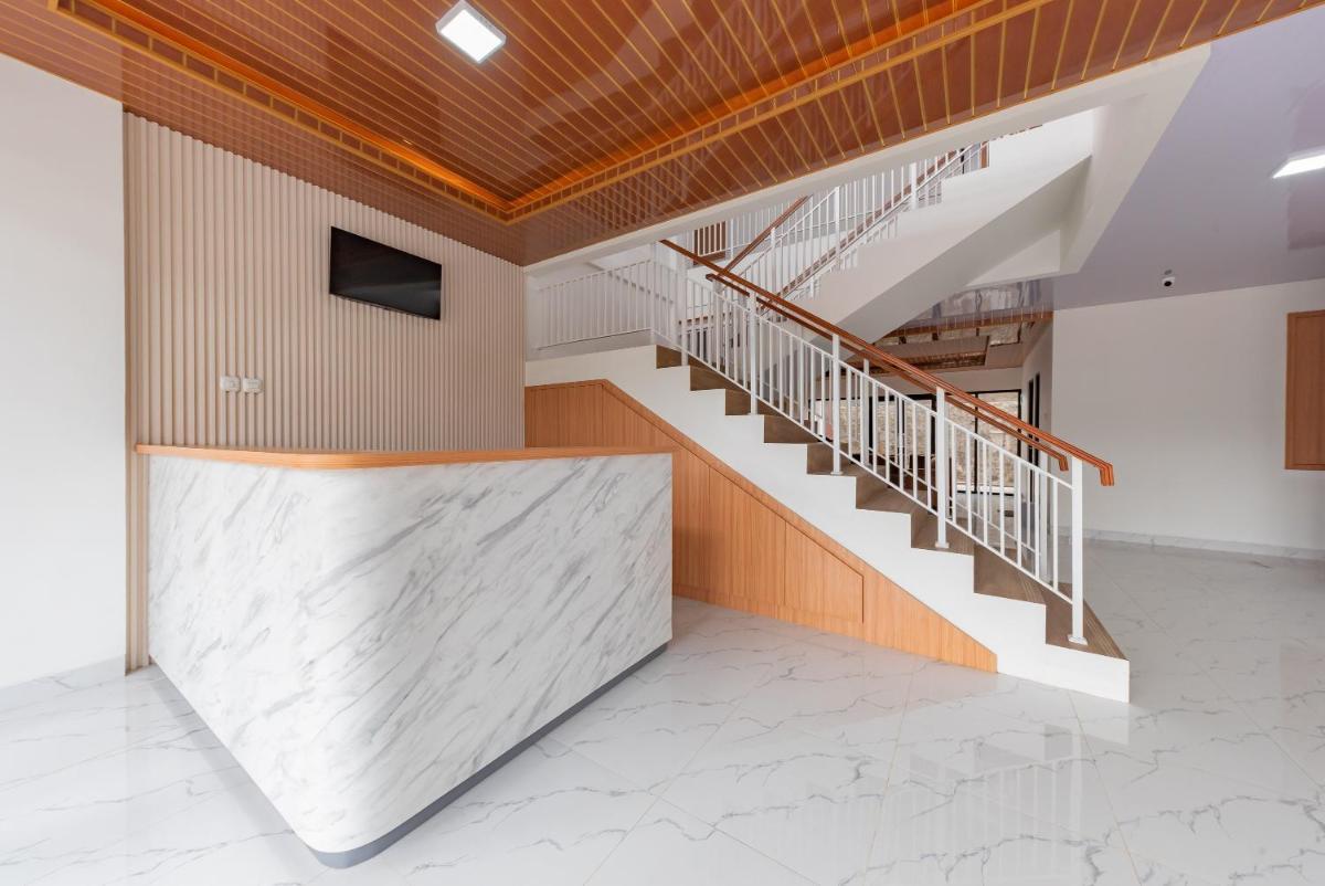 Urbanview Hotel Inkoppabri Cisarua Puncak - Housity
