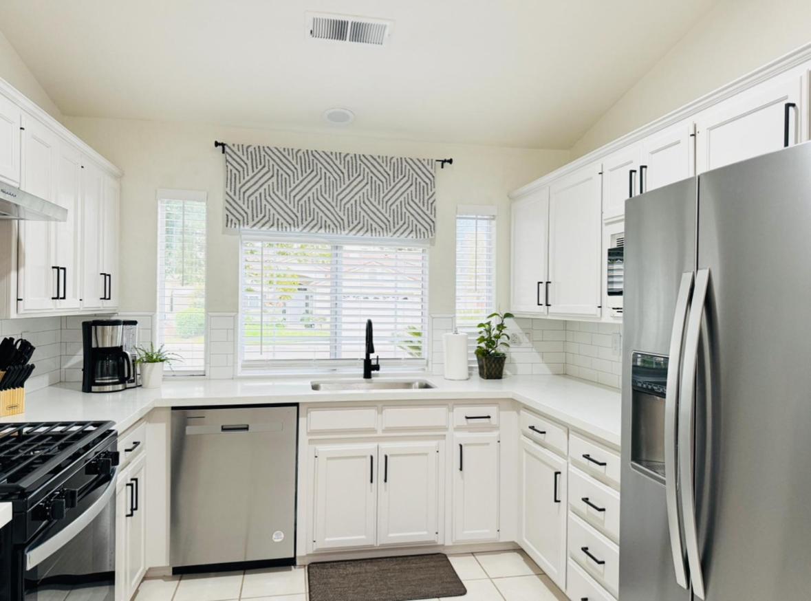 Charming Retreat in CA Valley - Housity