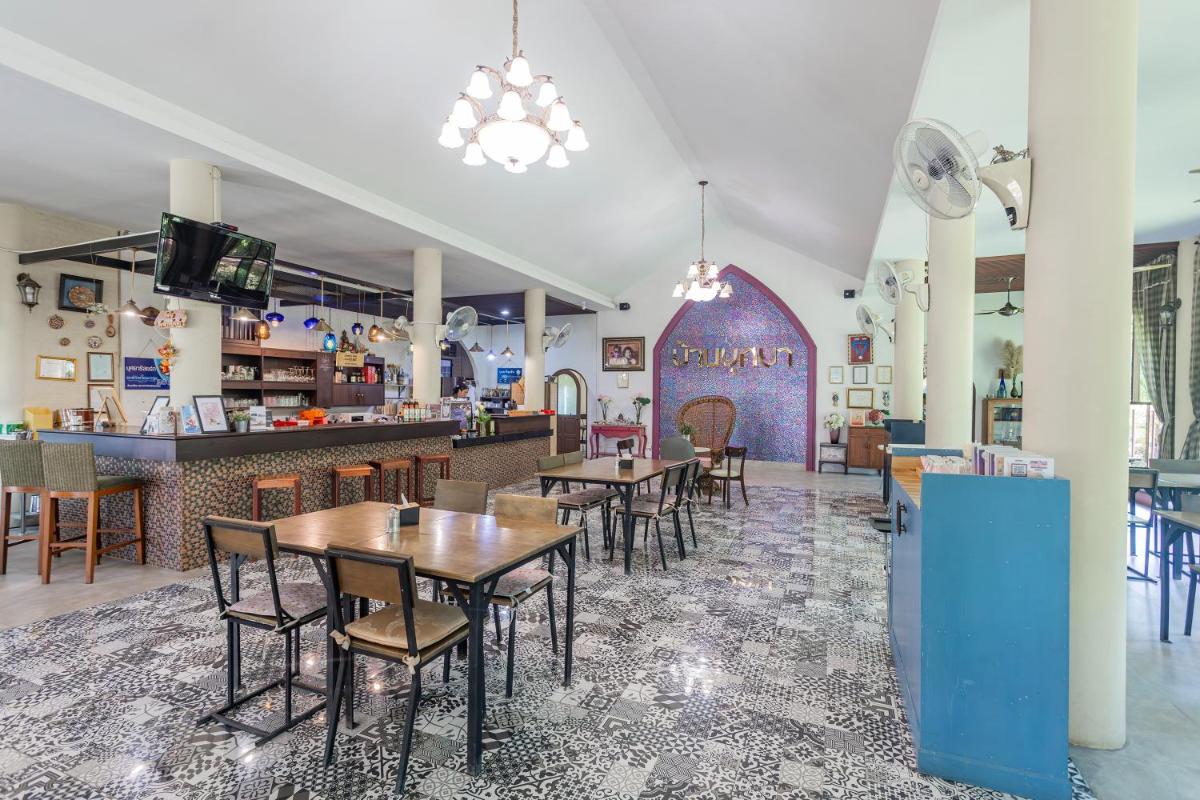 Busaya Resort & Cuisine - Housity