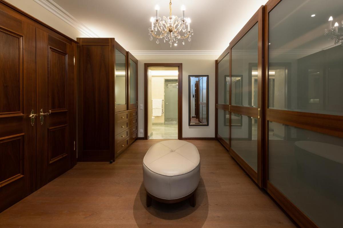 Suvretta House - Housity
