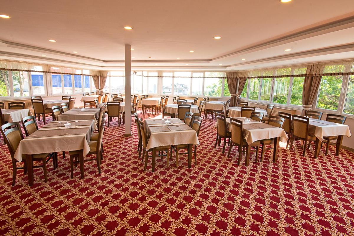 Lion City Hotel - Housity
